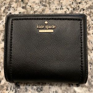 Kate Spade Patterson drive wallet
